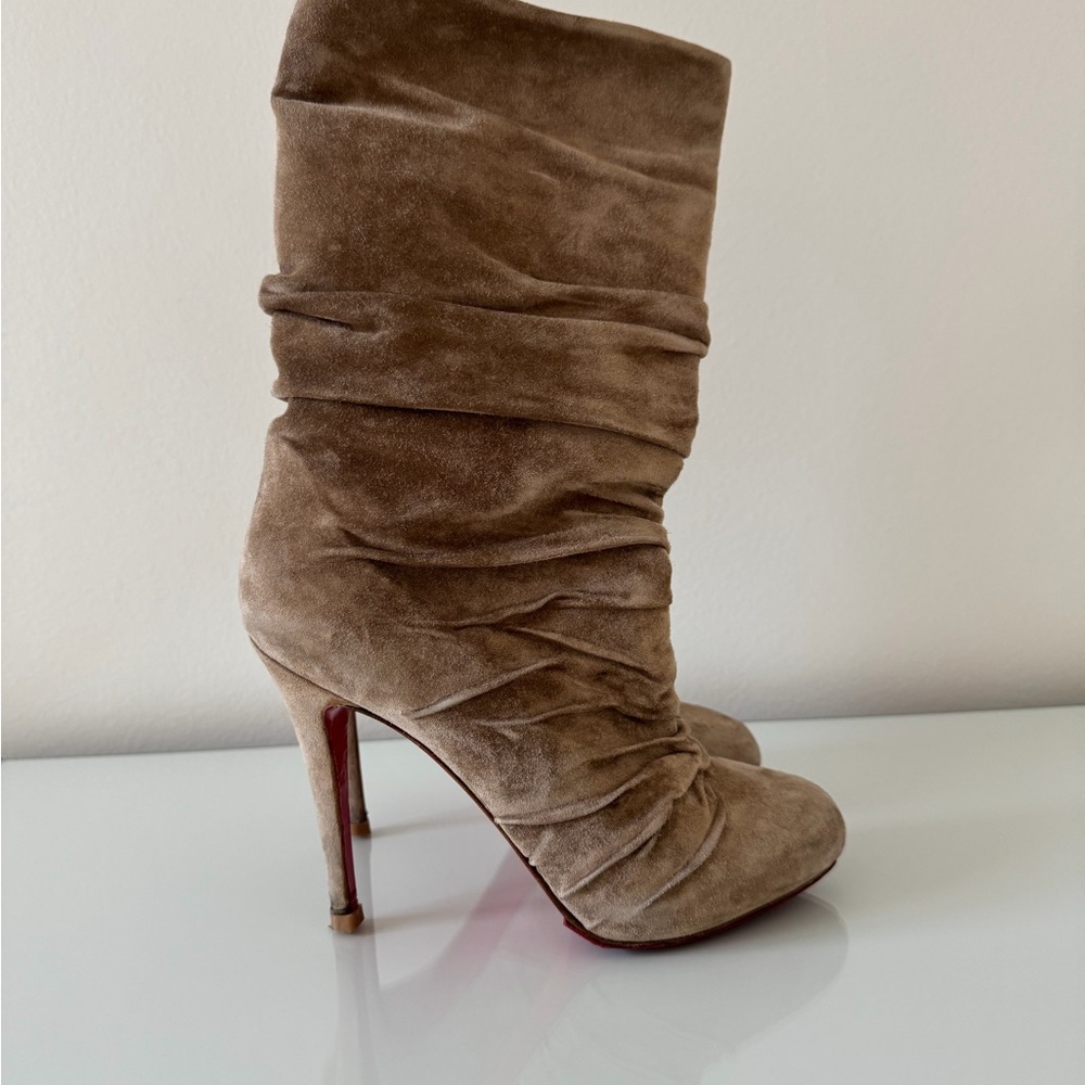 Christian Louboutin Piros 120 Grey Suede Slouch Boots